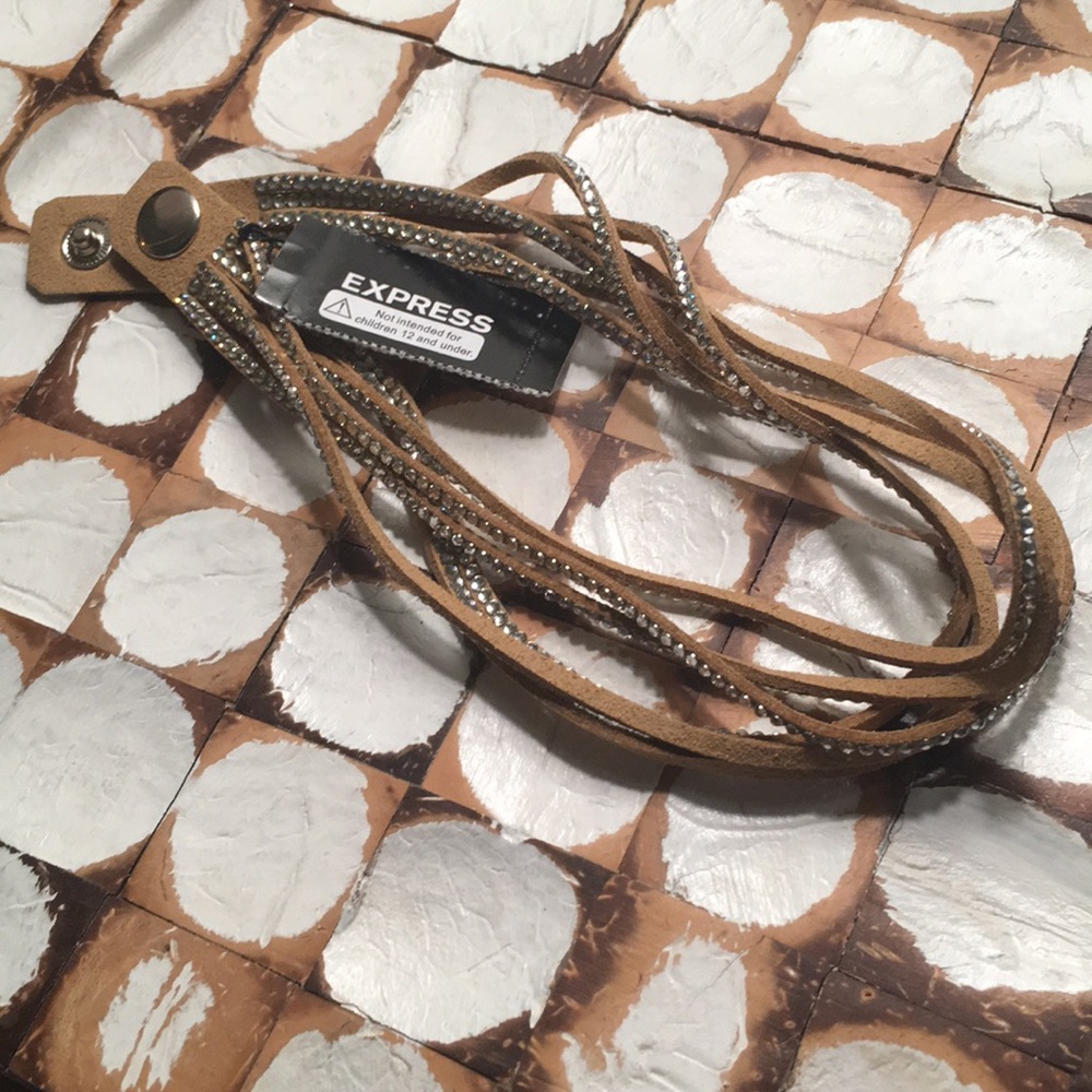 BOGO $9 🥰Express choker/bracelet